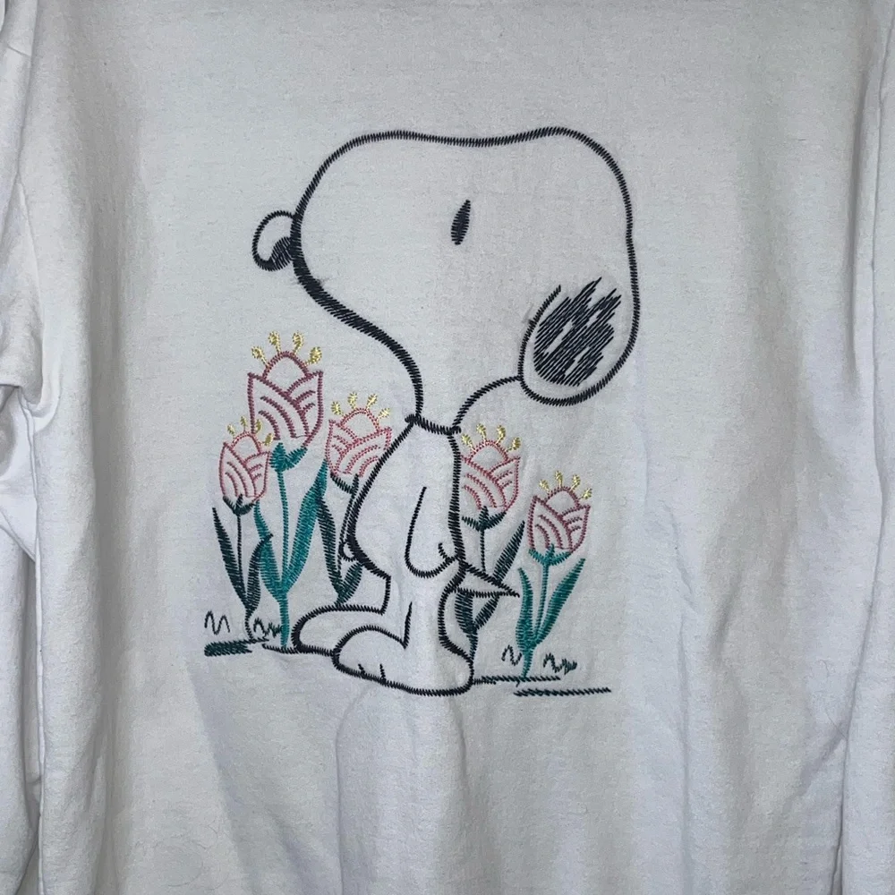 Peanuts Women small set of sweatshirt and short pants white - Picture 3 of 9